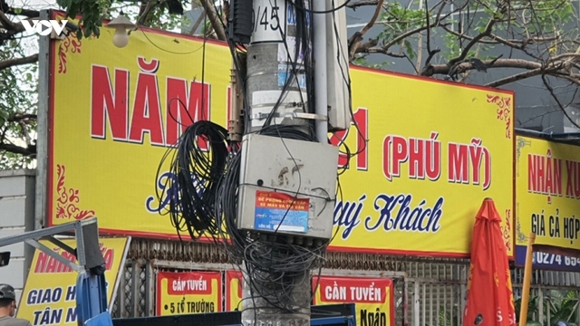 Bình Dương yêu cầu dẹp "mạng nhện" dây cáp viễn thông sau phản ánh của VOV