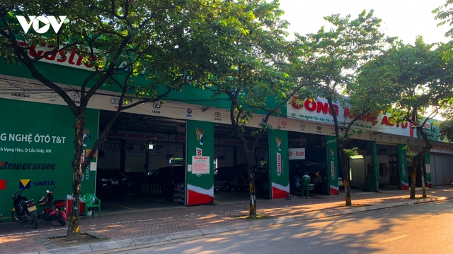 Sau giãn cách xã hội, nhiều gara ô tô tại Hà Nội thiếu thợ