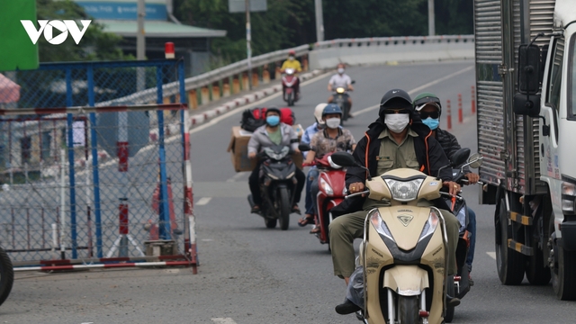 TP.HCM bỏ kiểm tra giấy xét nghiệm COVID-19