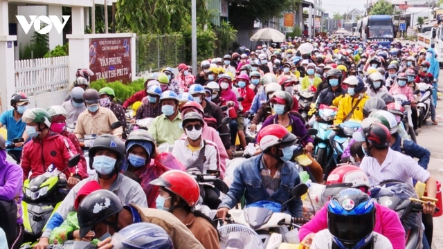 Dòng người đổ về miền Tây, các tỉnh thành kích hoạt thêm khu cách ly