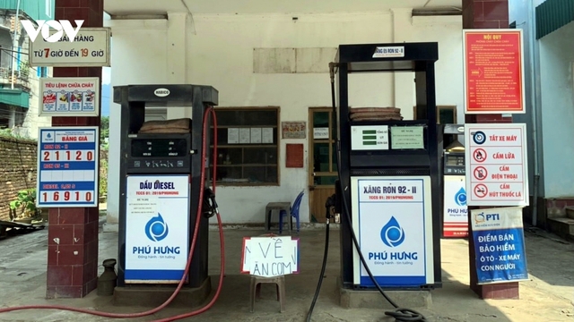 Bộ Công Thương kiến nghị giảm 50% thuế môi trường với xăng dầu