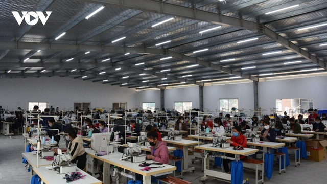 Hà Tĩnh cần giữ chân người lao động hồi hương không ly hương