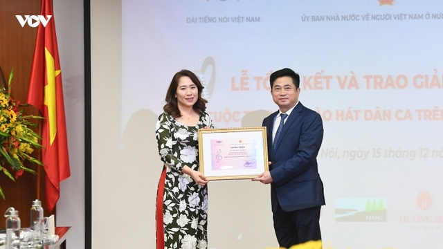 Trao giải cuộc thi Kiều bào hát dân ca trên VOV
