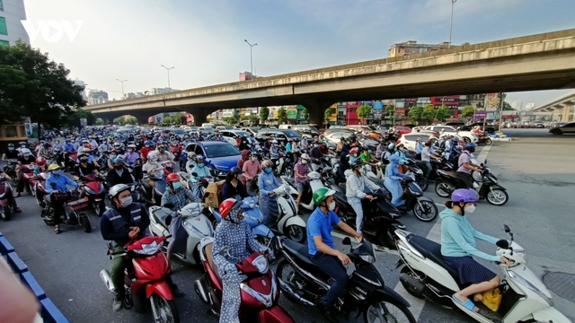 Hà Nội cấm xe máy khu vực nội đô từ năm 2025: Nóng vội quá sẽ hỏng việc