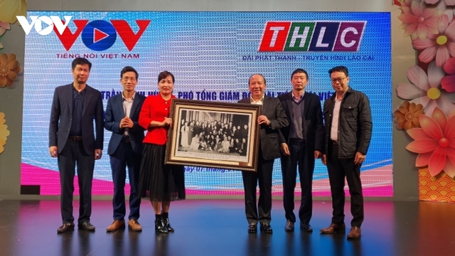 VOV chia sẻ kinh nghiệm, trao đổi nghiệp vụ báo chí trên nền tảng số với Đài PTTH Lào Cai