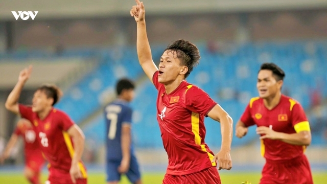 "Người hùng" Bảo Toàn dành tặng chức vô địch U23 Đông Nam Á cho người hâm mộ