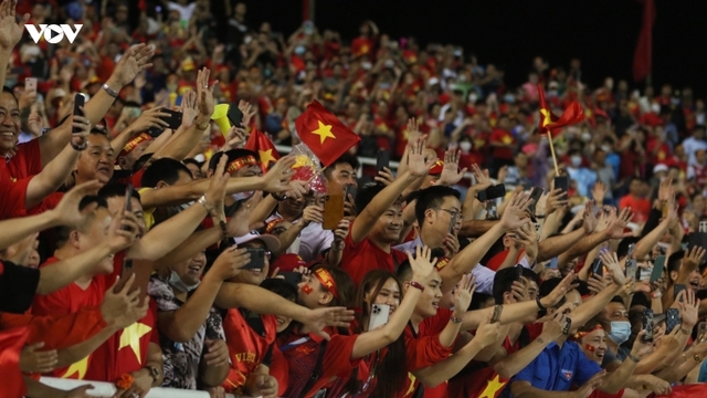 Nhâm Mạnh Dũng ghi "bàn thắng vàng" để bảo vệ HCV SEA Games