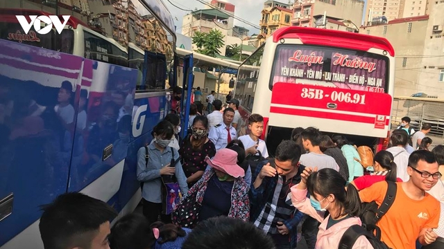 Bộ Xây dựng yêu cầu chống khan vé, chống tăng giá vé xe vô lý dịp nghỉ lễ