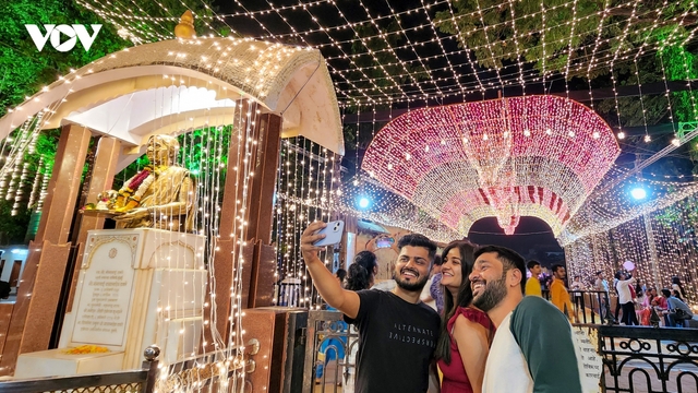 Người dân Ấn Độ tất bật chuẩn bị đón Lễ hội Diwali