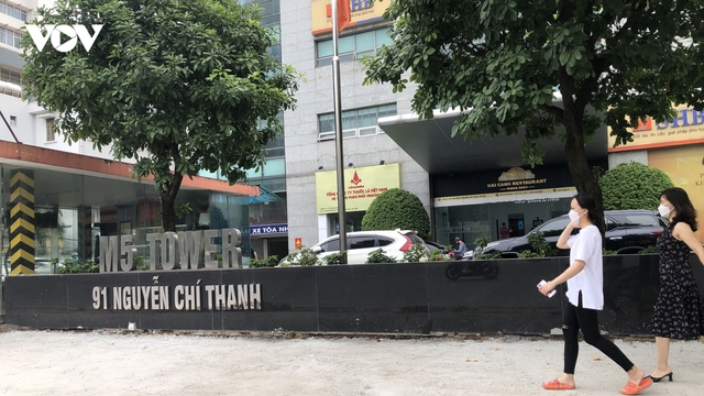 Nhiều công trình, toà nhà vẫn "sáng đèn" dù bị tạm đình chỉ do vi phạm PCCC