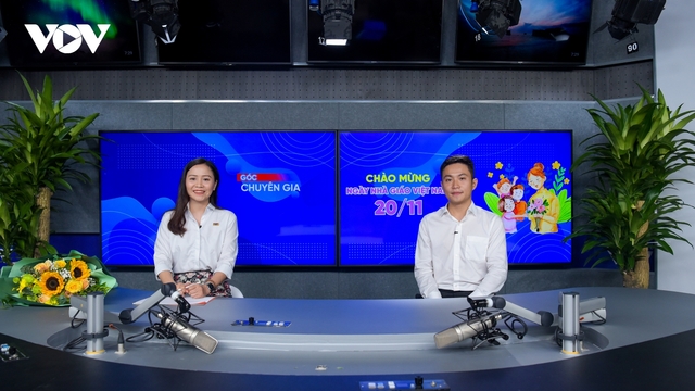 Thầy giáo "hotboy" 9X tiết lộ chuyện "ứng phó" với sinh viên GenZ