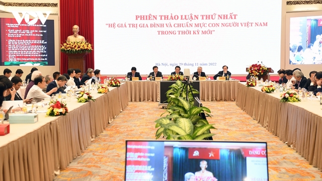 Xây dựng chuẩn mực con người, gia đình Việt Nam tiến bộ trong thời kỳ mới