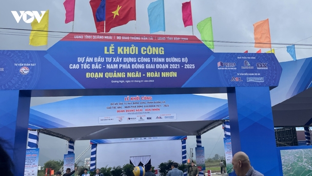 Sẵn sàng các điều kiện khởi công 12 gói thầu cao tốc Bắc - Nam