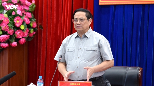 Thủ tướng làm việc với lãnh đạo Bình Dương về giải ngân vốn đầu tư công