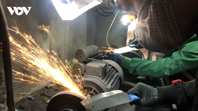 Làng nghề “đệ nhất” dao kéo Hà thành tất bật vào vụ Tết