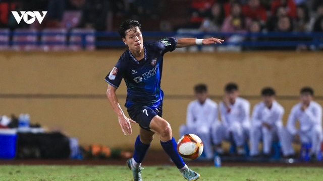 Cầu thủ Việt kiều Viktor Lê gây thất vọng ngày ra mắt V-League