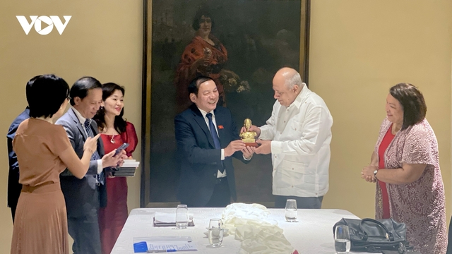 Phát triển hợp tác văn hóa song phương xứng quan hệ hữu nghị đặc biệt Việt Nam- Cuba