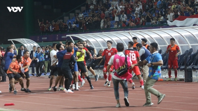 Indonesia sẽ báo cáo vụ ẩu đả ở chung kết SEA Games 32 lên FIFA