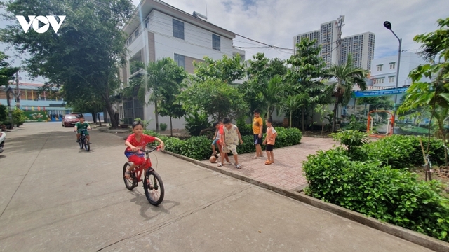 Sắc xanh bên dòng kênh Đôi Quận 8, TP.HCM