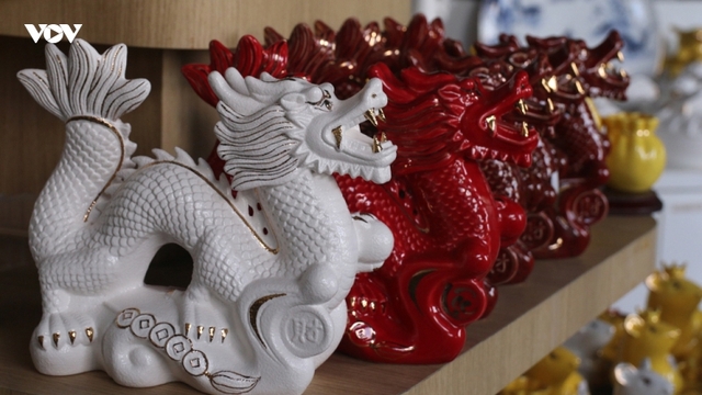 Thị trường đồ gốm kém sôi động khiến các chủ lò gốm ở Bình Dương lo lắng