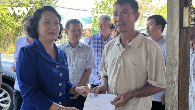 Thăm hỏi, hỗ trợ gia đình bị hỏa hoạn trong đêm Mùng 2 Tết tại An Giang