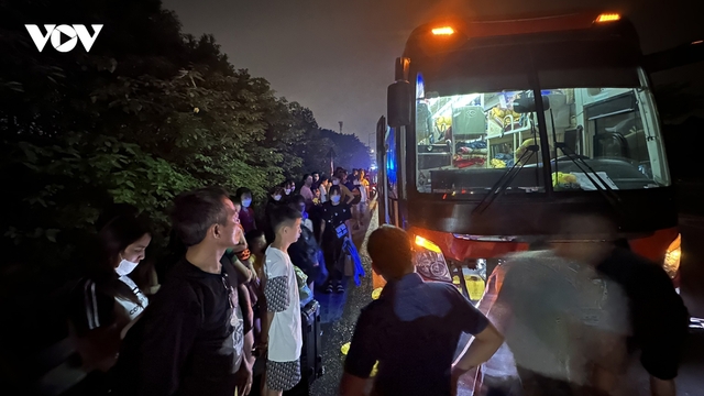 Lái xe khách 45 chỗ nhưng không có bằng lái