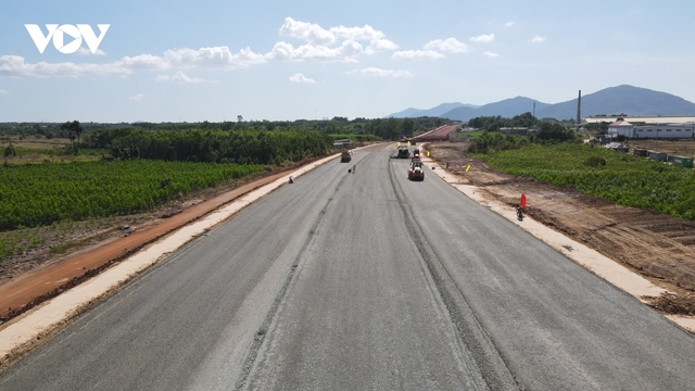 Cao tốc Biên Hoà - Vũng Tàu sẽ thông xe ngày 30/4/2025