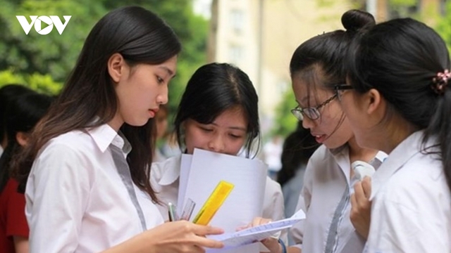 Áp lực thi vào lớp 10: Đừng để căng thẳng “cuốn trôi”