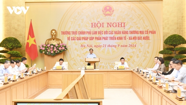 Thường trực Chính phủ làm việc với lãnh đạo 13 ngân hàng thương mại cổ phần