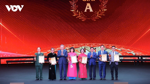 Toàn cảnh Lễ trao giải báo chí Búa liềm vàng lần thứ IX - năm 2024