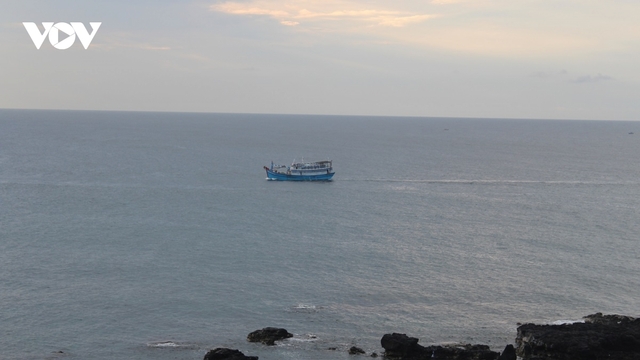 Bình Thuận: Khẩn trương tìm kiếm ngư dân mất tích trên biển Phú Quý