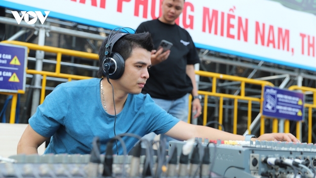 VOV truyền tải trực tiếp khí thế hào hùng Lễ Kỷ niệm 50 năm thống nhất đất nước