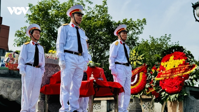 Đón và an táng hài cốt liệt sĩ sau 54 năm tìm kiếm, xác minh danh tính