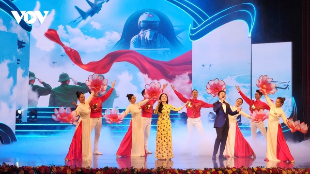 Chương trình chính luận nghệ thuật "Khúc ca khải hoàn"