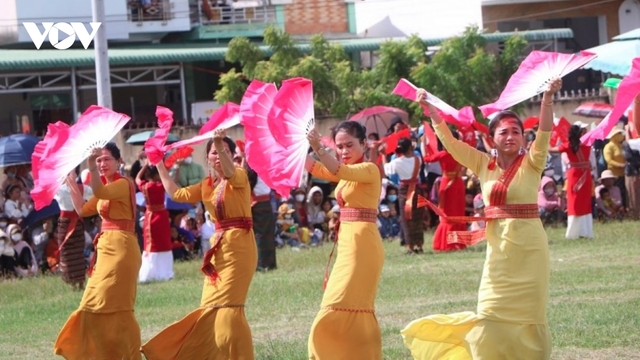 Culture, sports, tourism week in Ninh Thuan celebrates national reunification
