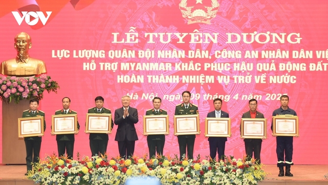 Thủ tướng tuyên dương lực lượng hỗ trợ khắc phục hậu quả động đất tại Myanmar