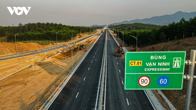 Bộ Xây dựng yêu cầu sớm hoàn thành hệ thống thu phí cao tốc Bắc – Nam