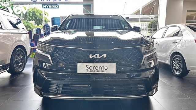 SUV cỡ D Kia Sorento giảm giá xuống dưới mức 900 triệu đồng