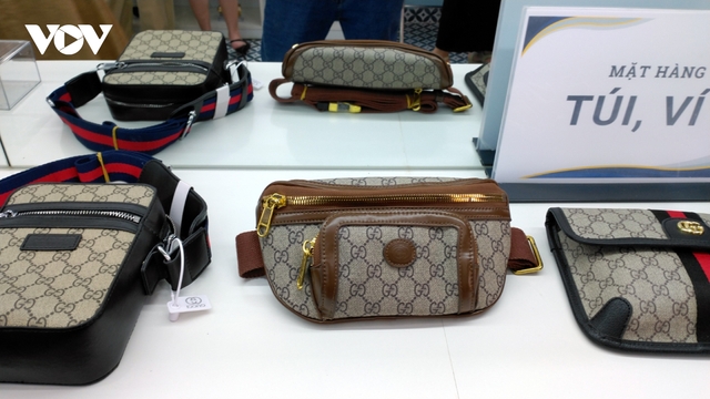 Nhận diện trên 300 sản phẩm hàng giả, xâm phạm sở hữu trí tuệ bị thu giữ
