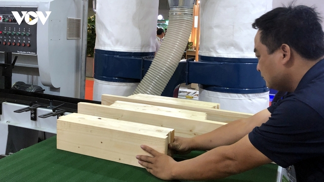 Doanh nghiệp Việt cần tăng tốc trong cuộc đua chuyển đổi xanh