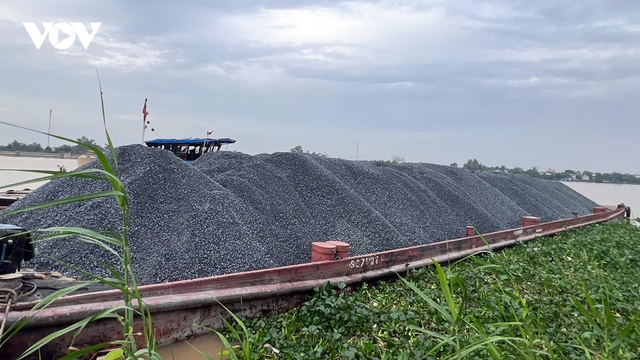 Đồng Tháp nỗ lực “giải cứu” tình trạng vật liệu đá khan hàng, sốt giá