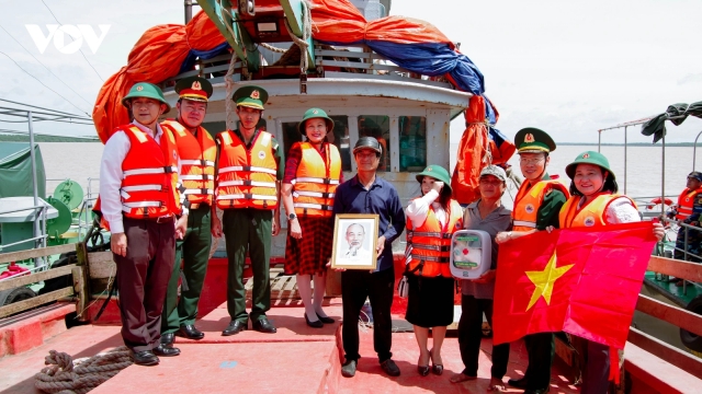 Ra quân và thi đua cao điểm chống khai thác IUU tại Cần Thơ