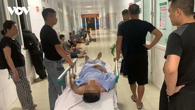 Chằng chống mái nhà phòng bão, người đàn ông không may bị ngã xuống đất tử vong