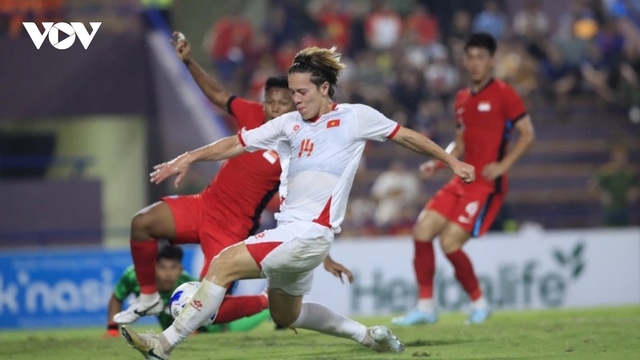 U23 Vietnam defeat Singapore 1-0 to top Group C in AFC U-23 Asian Cup qualifiers