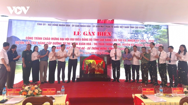 Cao Bằng gắn biển công trình giao thông 400 tỷ đồng chào mừng Đại hội Đảng bộ tỉnh