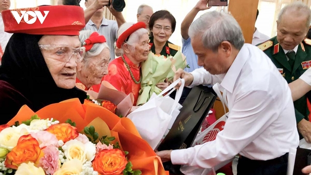 Lễ kỷ niệm 15 năm ngày thành lập Hội Hỗ trợ gia đình Liệt sỹ Việt Nam