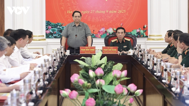 Thủ tướng làm việc với Tổng cục Công nghiệp quốc phòng