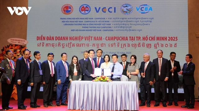 200 doanh nhân Việt Nam – Campuchia gặp gỡ mở rộng hợp tác, đầu tư