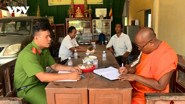 Khi người có uy tín trở thành "cánh tay nối dài" giữ gìn an ninh cơ sở