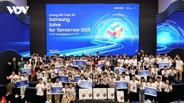 Samsung Việt Nam tổng kết và trao giải Cuộc thi Samsung Solve for Tomorrow 2025